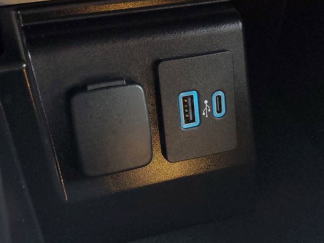 Certified 2024 Ford Explorer XLT w/ Equipment Group 202A image 24