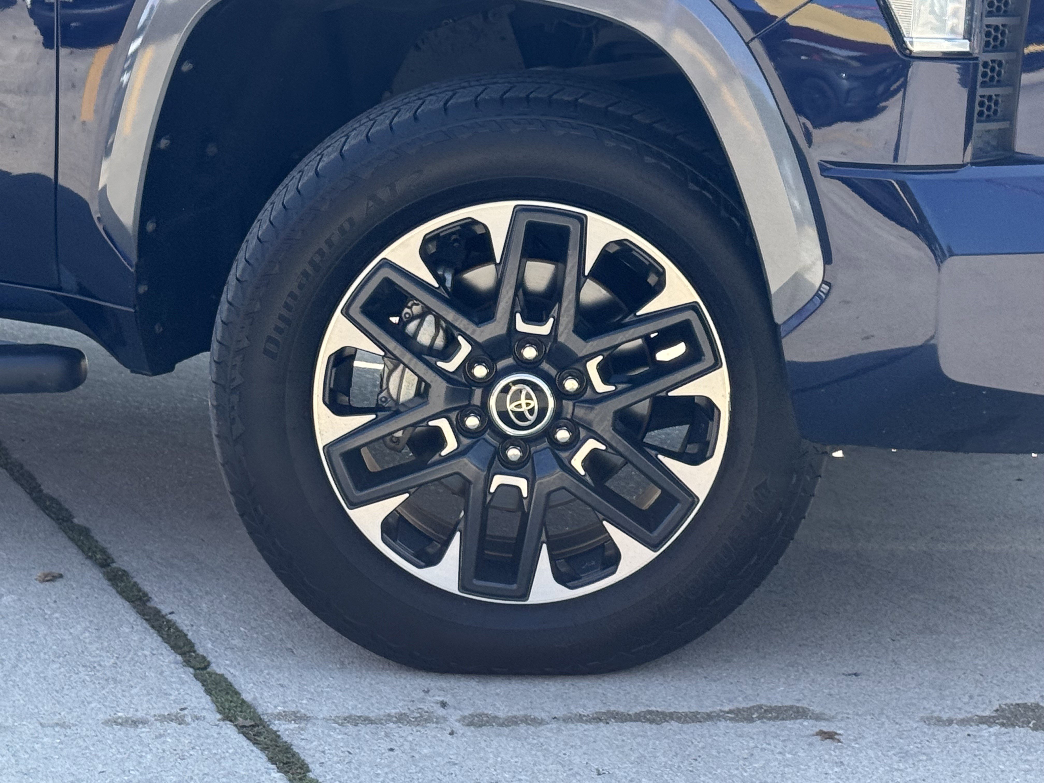 Used 2023 Toyota Tundra Limited image 3