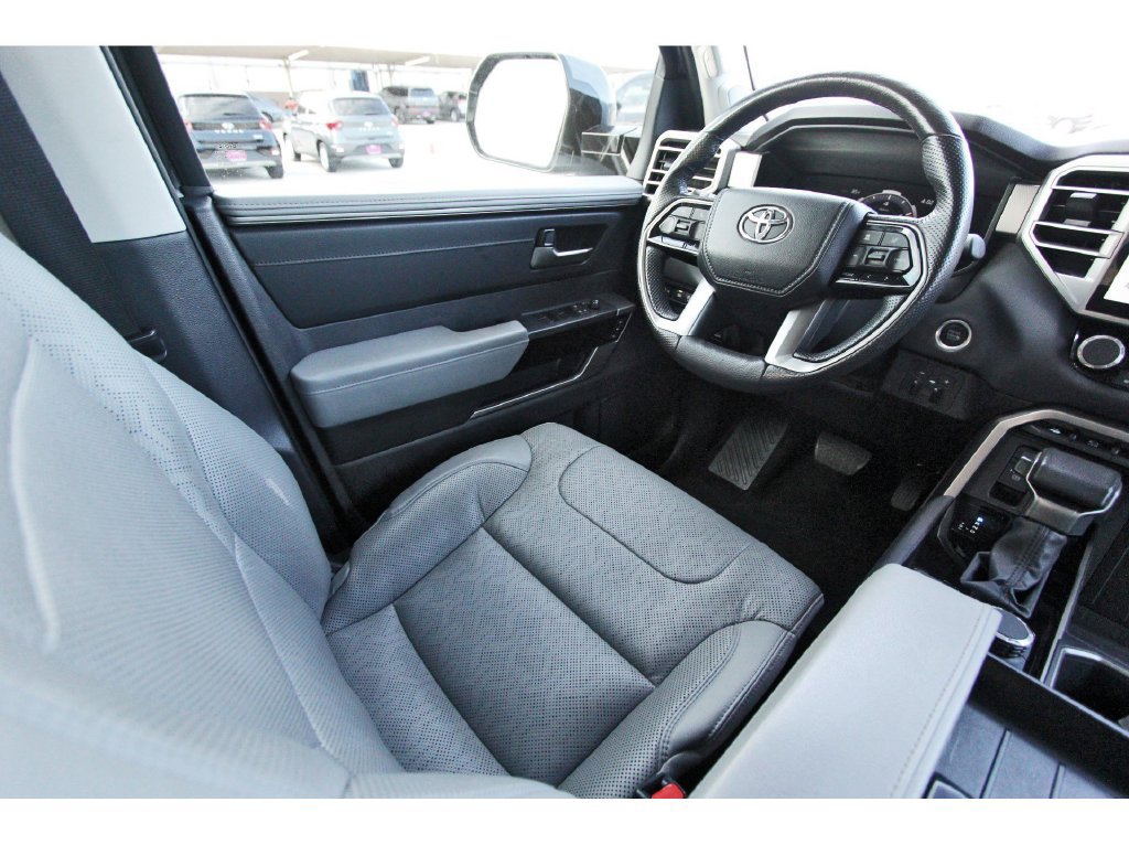 Used 2024 Toyota Tundra Limited AWD/4WD image 11