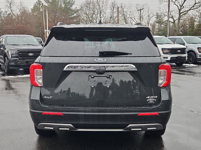 Certified 2022 Ford Explorer XLT w/ Equipment Group 202A image 3