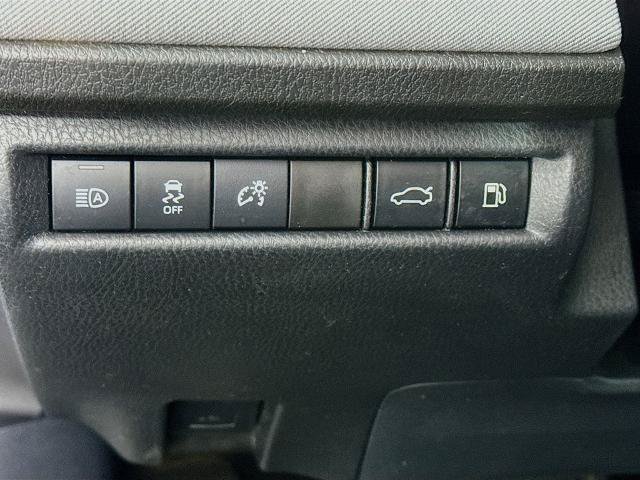 Used 2025 Toyota Camry LE AWD/4WD image 10