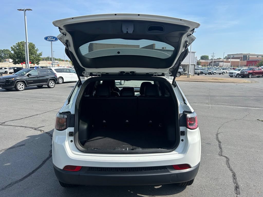 Used 2024 Jeep Compass Latitude AWD/4WD image 9