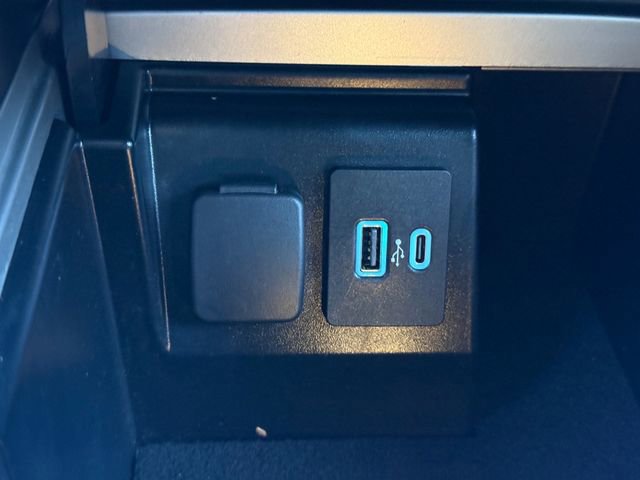 Certified 2022 Ford Explorer XLT w/ Equipment Group 202A image 22