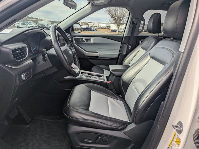 Certified 2022 Ford Explorer XLT w/ Equipment Group 202A image 15