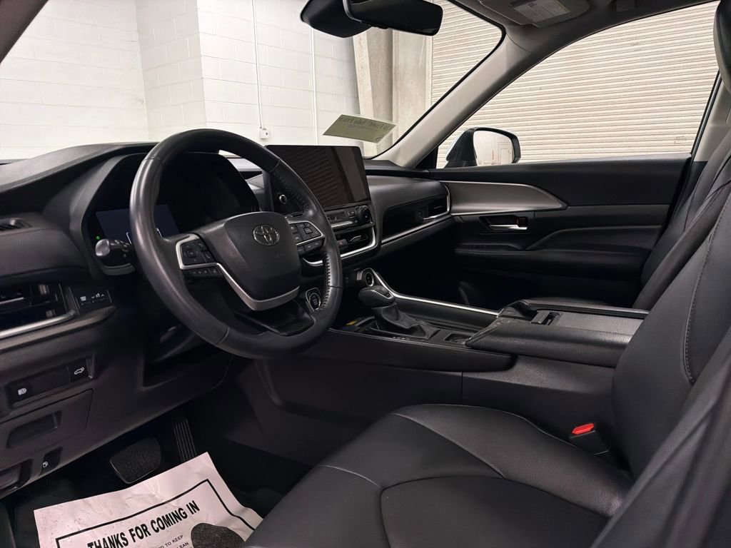 Used 2024 Toyota Grand Highlander image 10
