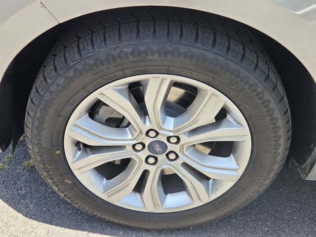 Certified 2022 Ford Edge Titanium AWD/4WD image 16