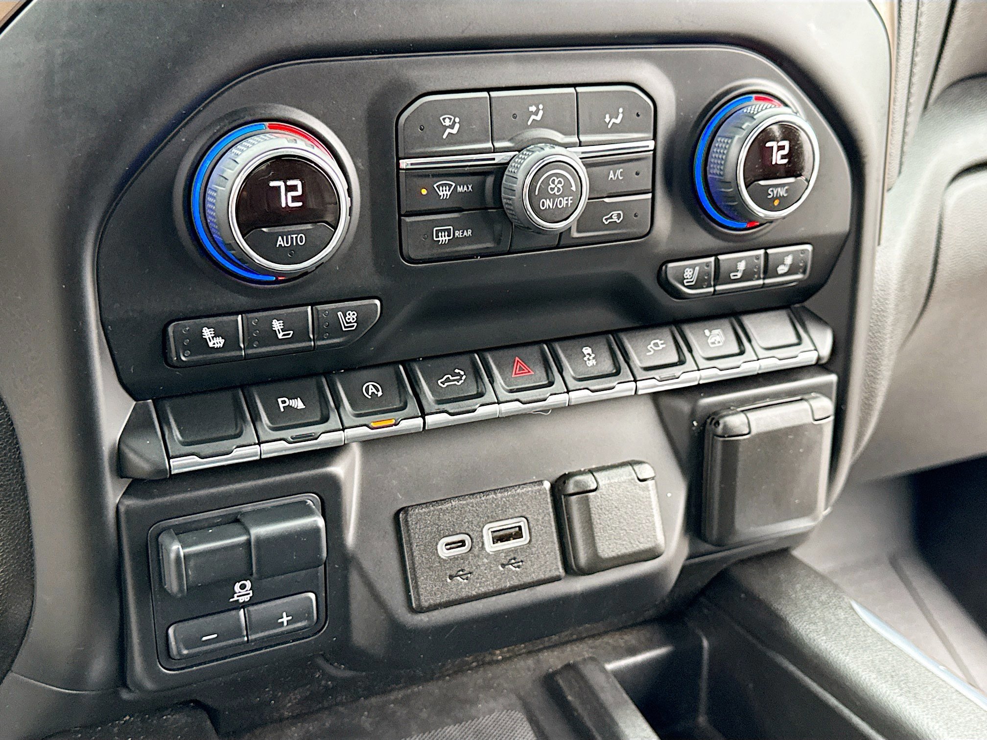 Used 2021 Chevrolet Silverado 1500 High Country image 14