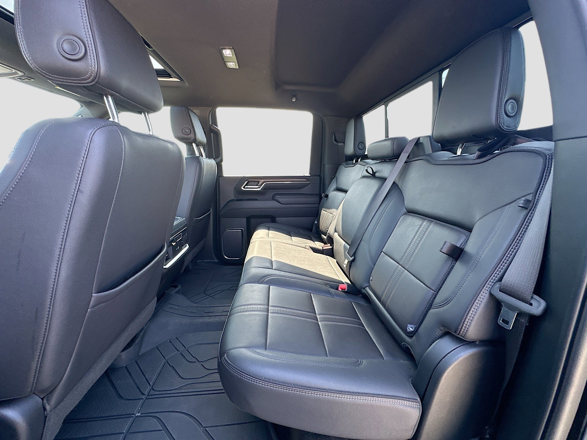 Used 2024 Chevrolet Silverado 2500 High Country w/ High Country Premium Package image 25