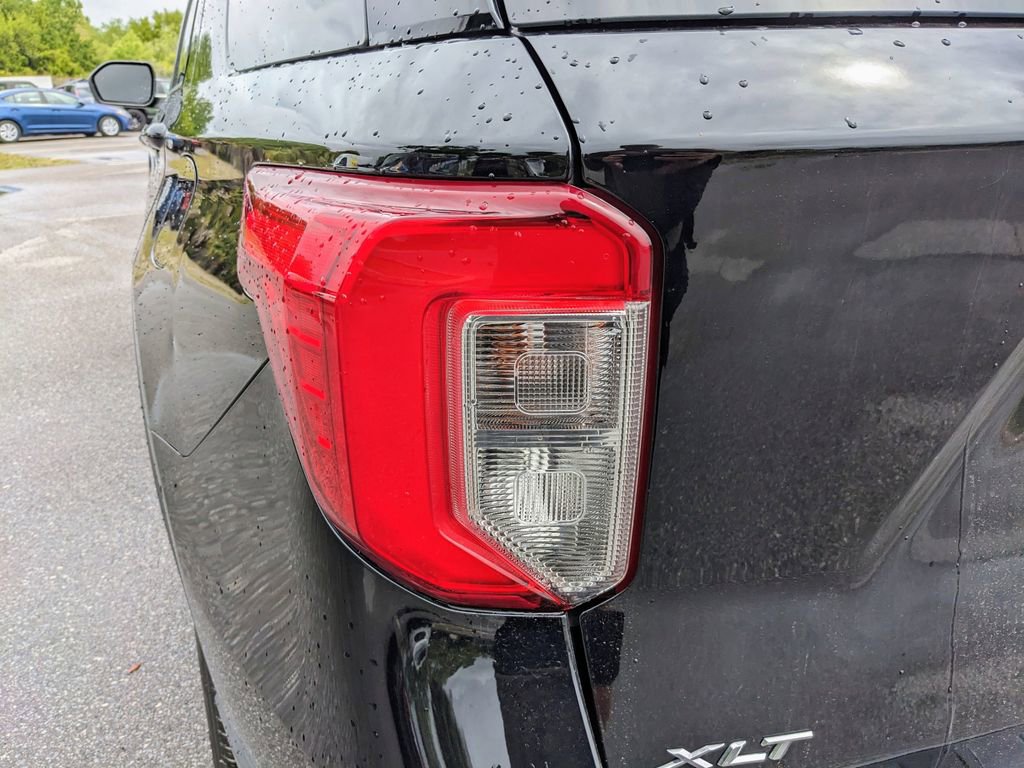 Certified 2022 Ford Explorer XLT w/ Equipment Group 202A image 13
