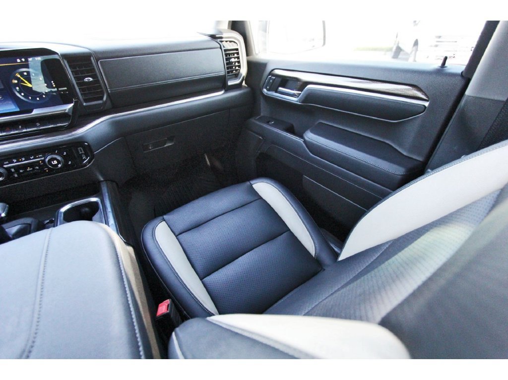 Used 2023 Chevrolet Silverado 1500 LT Trail Boss w/ Protection Package AWD/4WD image 12