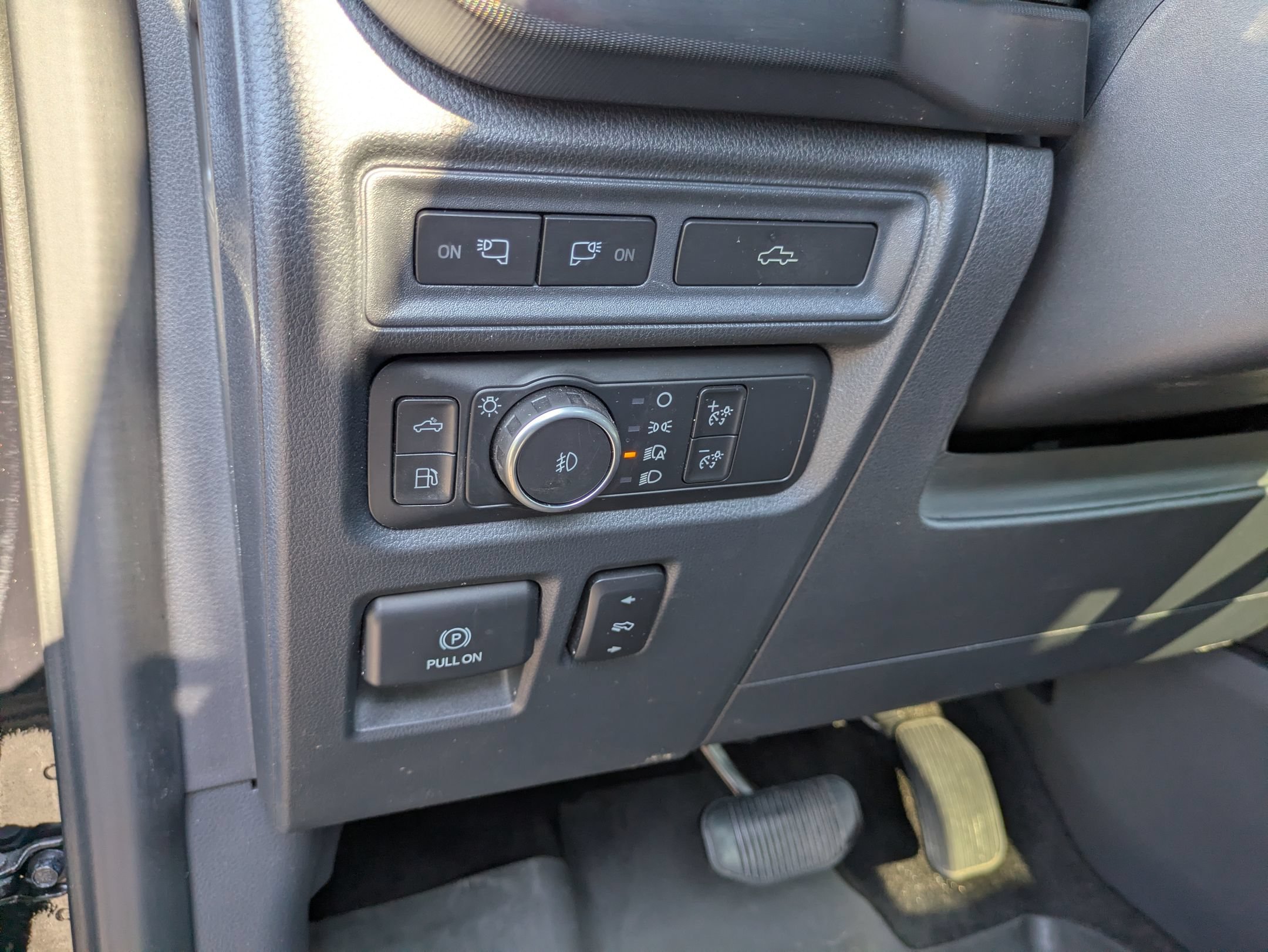 Certified 2022 Ford F150 Platinum w/ Equipment Group 701A High AWD/4WD image 18
