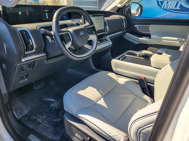 Certified 2025 Ford Expedition Platinum w/ Platinum Ultimate Package image 12