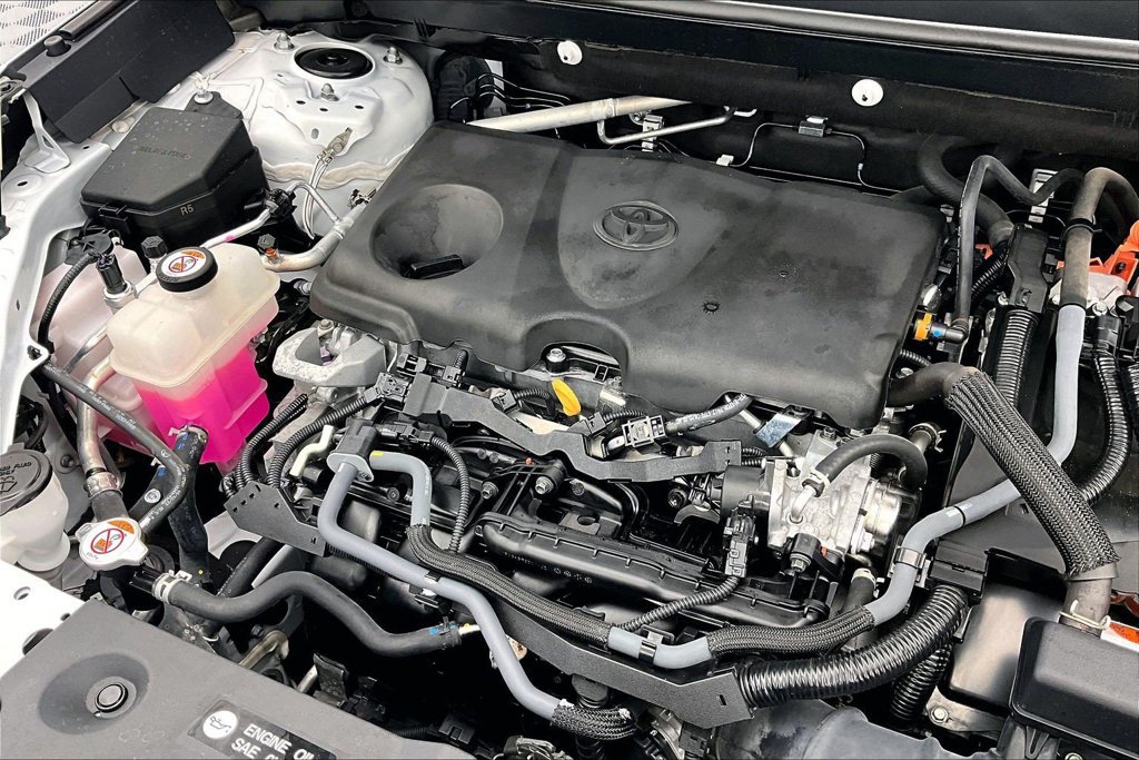 Used 2023 Toyota RAV4 LE AWD/4WD image 33