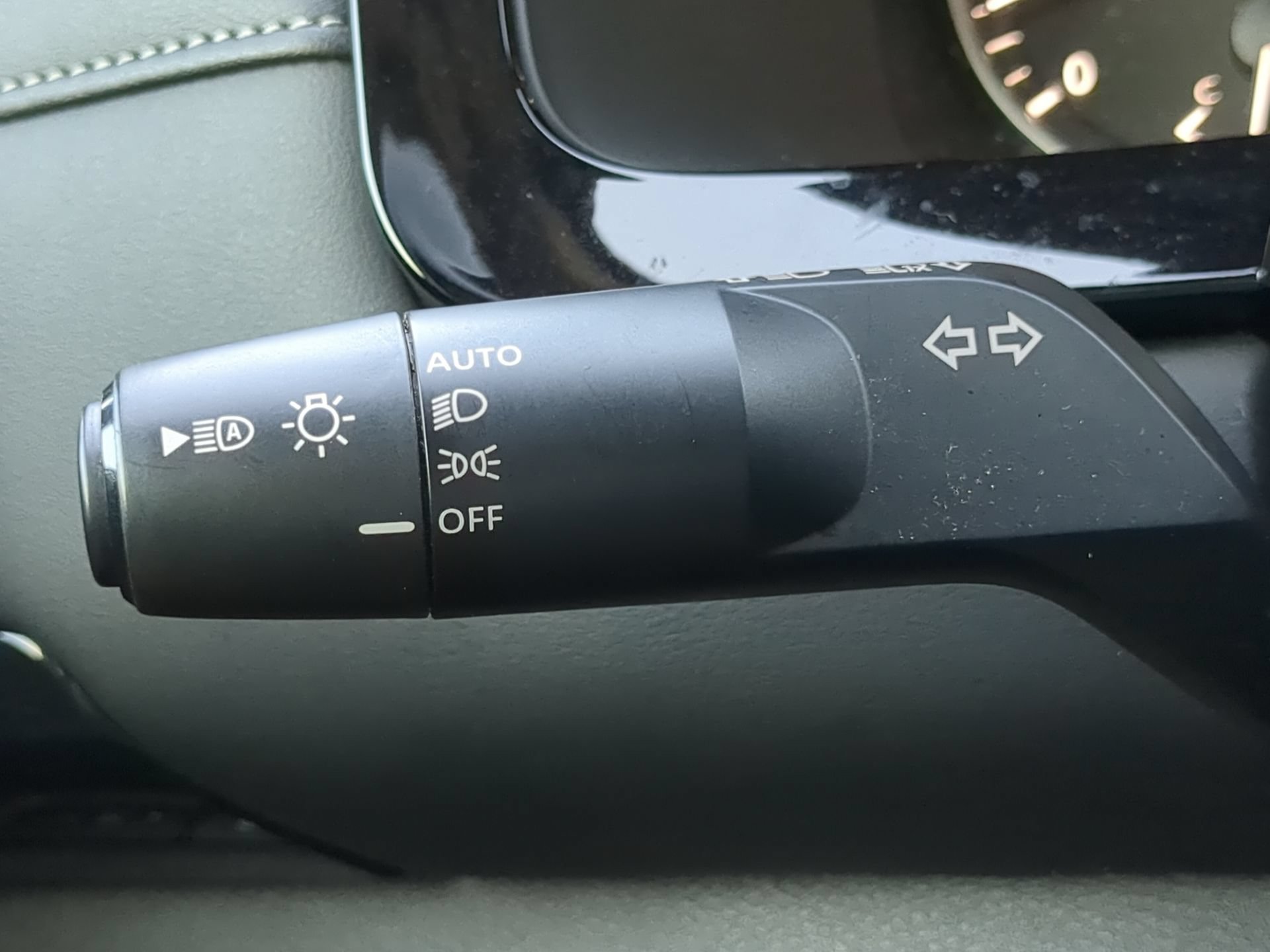 Used 2024 Nissan Pathfinder SV FWD image 63