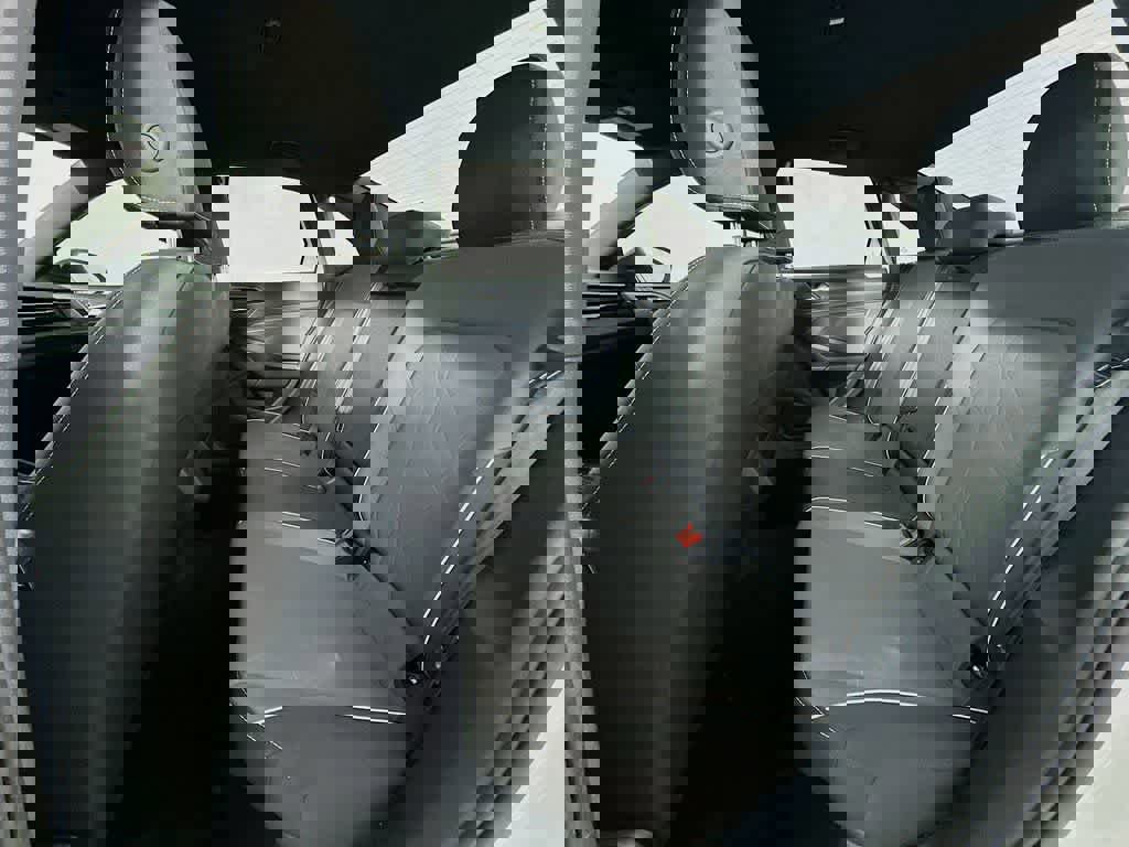 Used 2025 Volkswagen Jetta Sport image 15