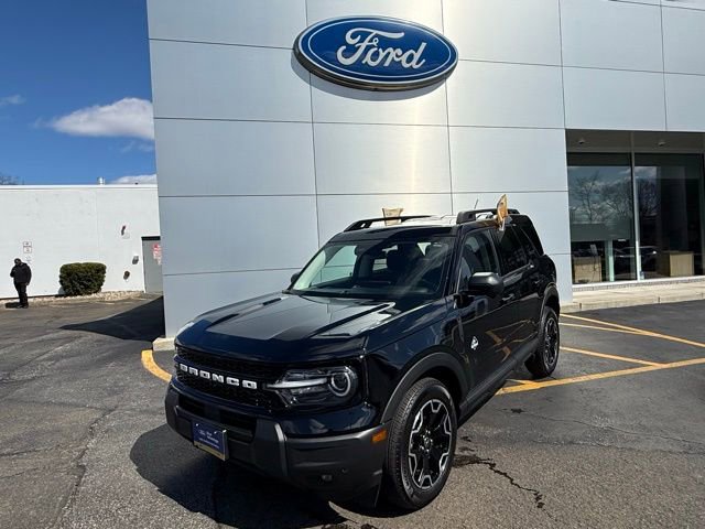 Certified 2025 Ford Bronco Sport Outer Banks w/ Outer Banks Tech Package+ AWD/4WD image 2