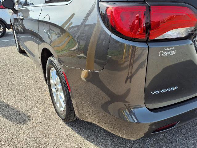 Used 2021 Chrysler Voyager Lxi image 18