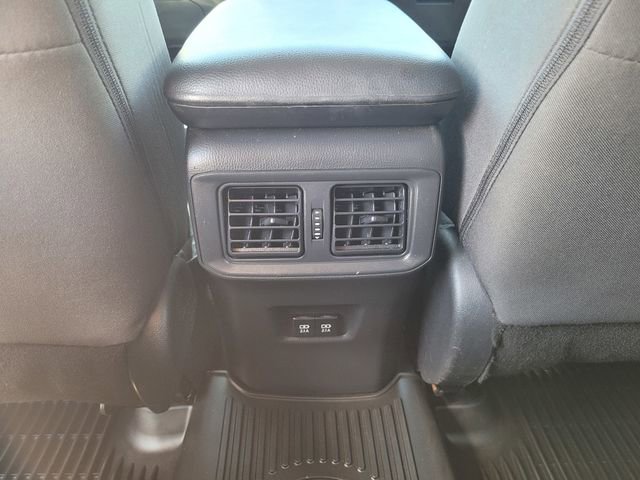 Used 2019 Toyota RAV4 XLE AWD/4WD image 17