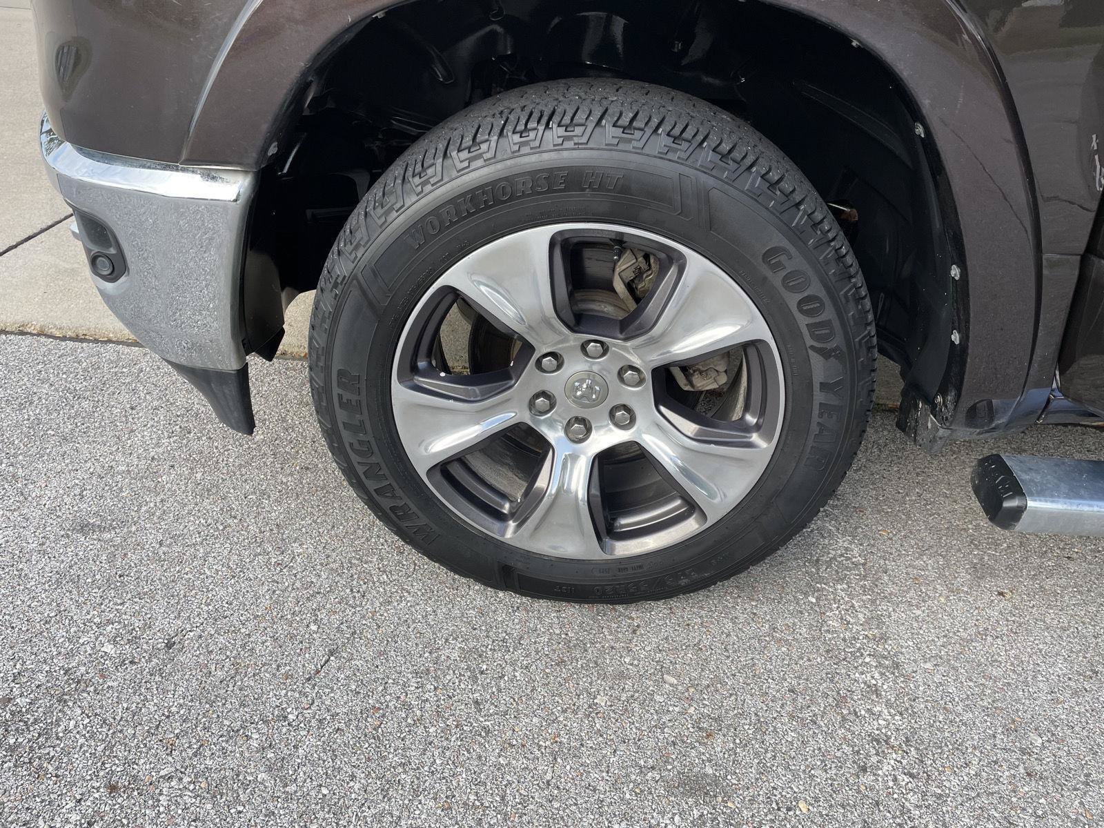 Used 2019 RAM 1500 Laramie AWD/4WD image 10