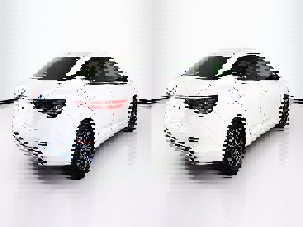 Used 2023 Nissan Sentra SV image 5