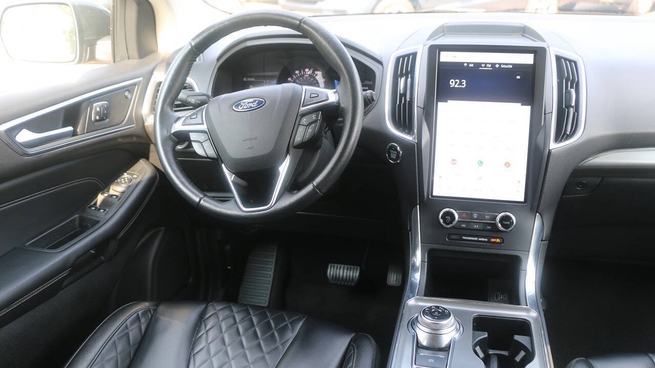 Certified 2024 Ford Edge Titanium AWD/4WD image 17