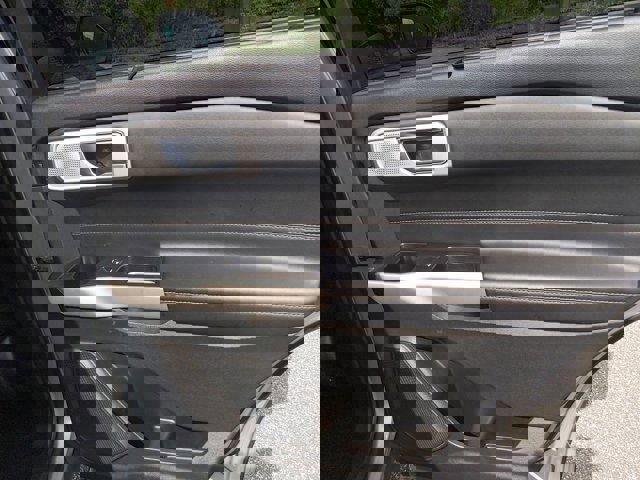 Certified 2022 Ford Explorer Limited w/ Limited Technology Package image 37