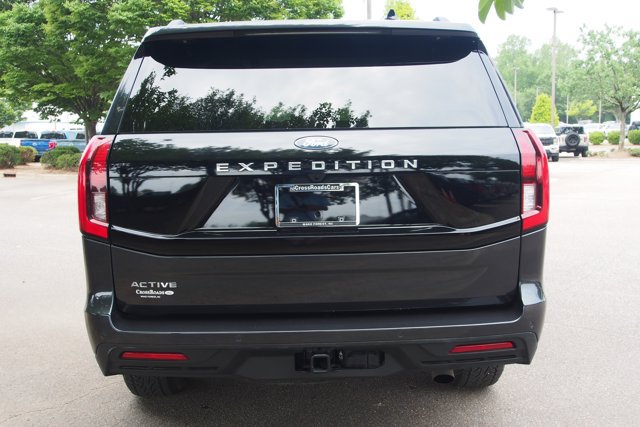 Certified 2025 Ford Expedition Active AWD/4WD image 6