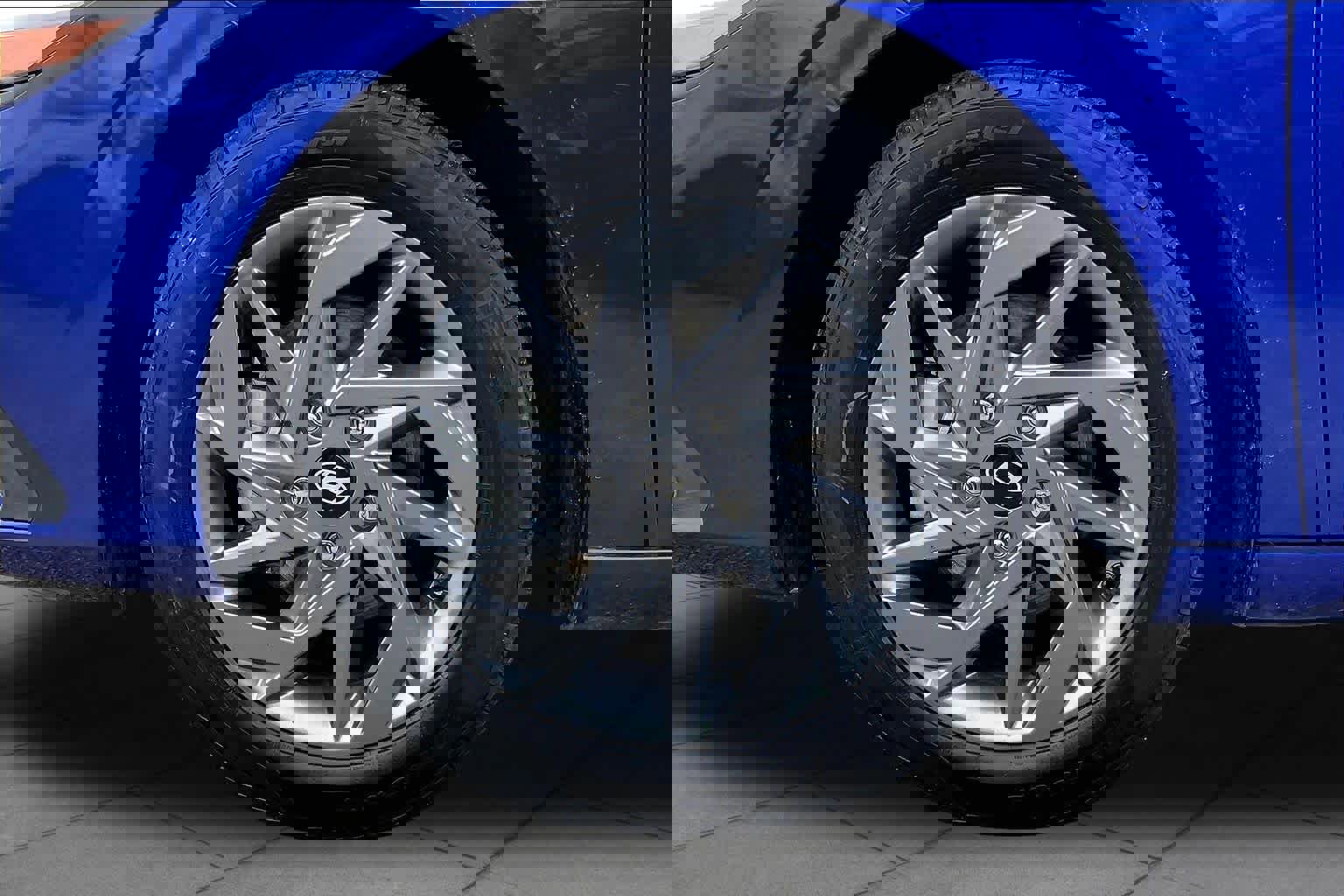 Used 2024 Hyundai Elantra SEL image 12