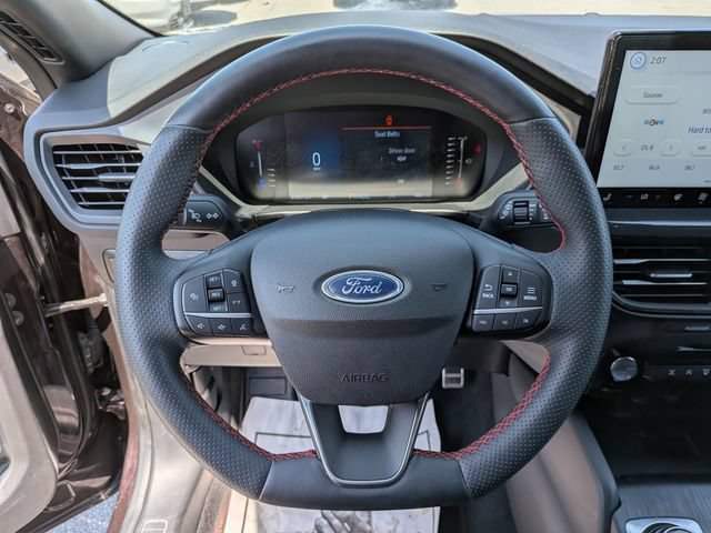 Certified 2023 Ford Escape ST-Line w/ Tech Pack #1 AWD/4WD image 9