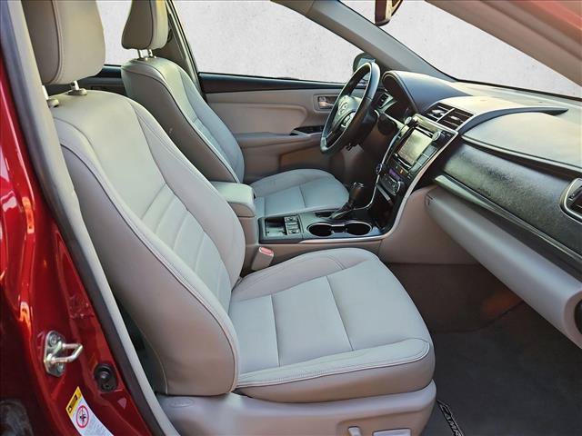 Used 2017 Toyota Camry XLE w/ Moonroof Package FWD image 17