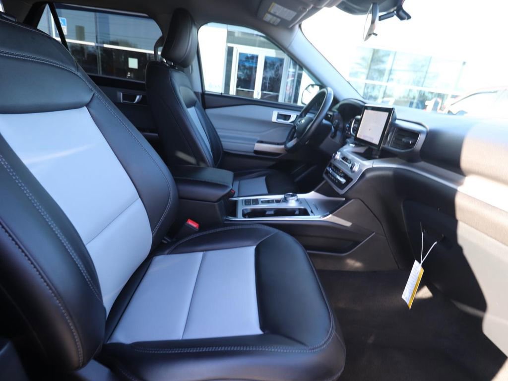 Certified 2023 Ford Explorer XLT w/ Equipment Group 202A image 24