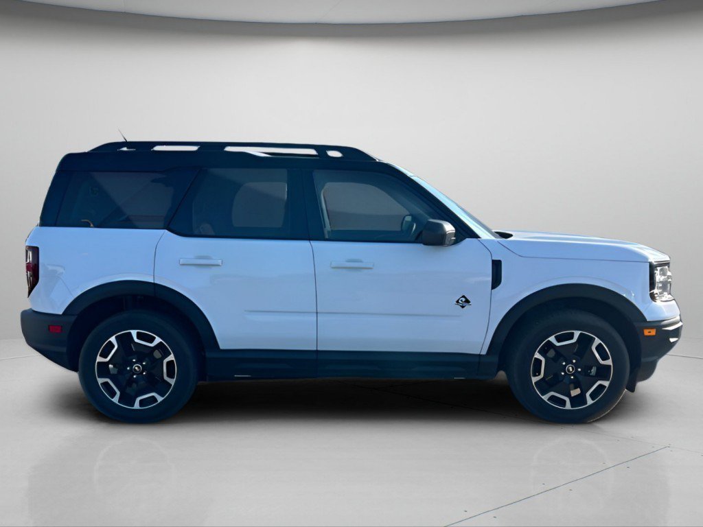 Certified 2022 Ford Bronco Sport Outer Banks w/ Tech Package AWD/4WD image 3