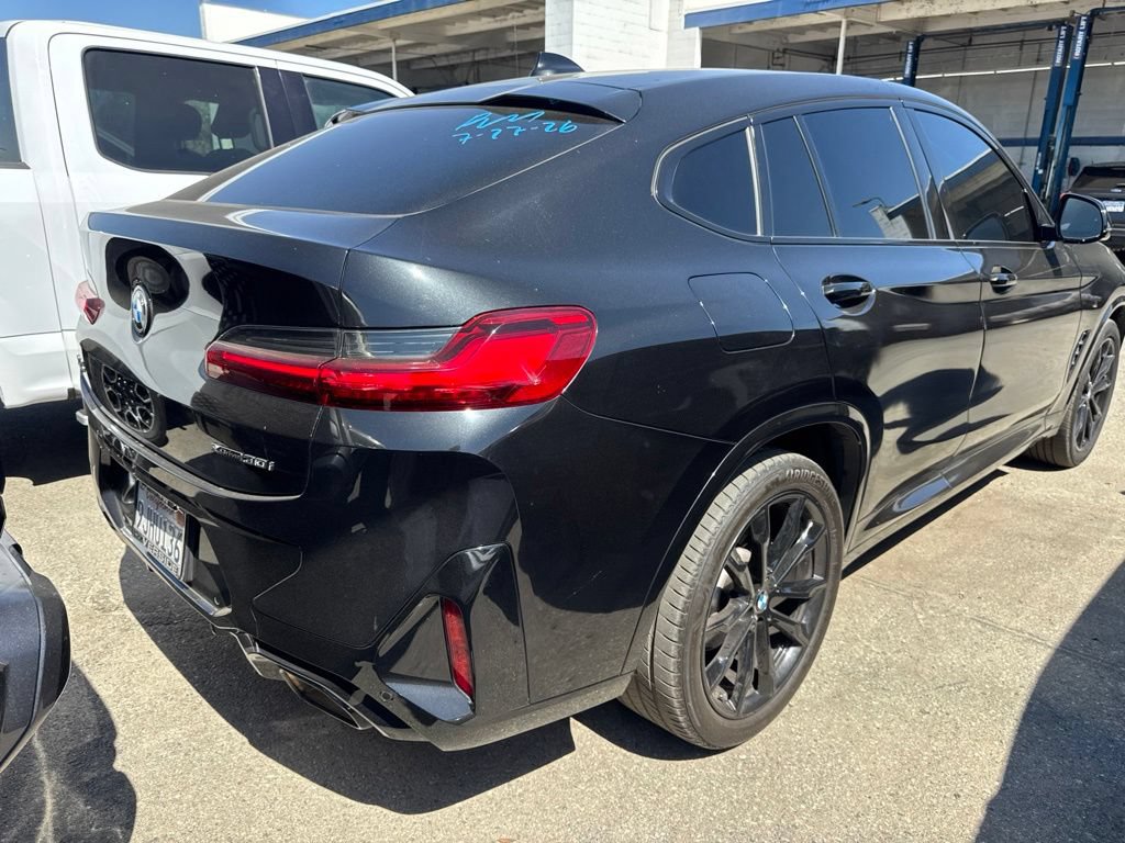Used 2024 BMW X4 xDrive30i w/ M Sport Package AWD/4WD image 5
