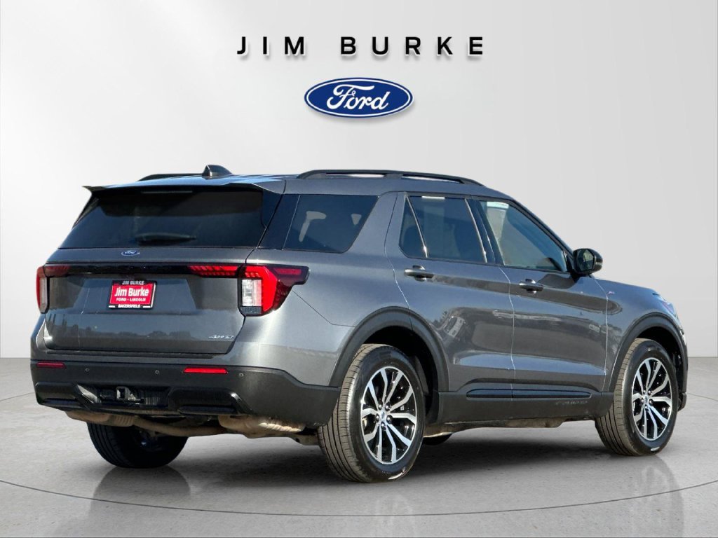 Certified 2025 Ford Explorer ST-Line AWD/4WD image 5