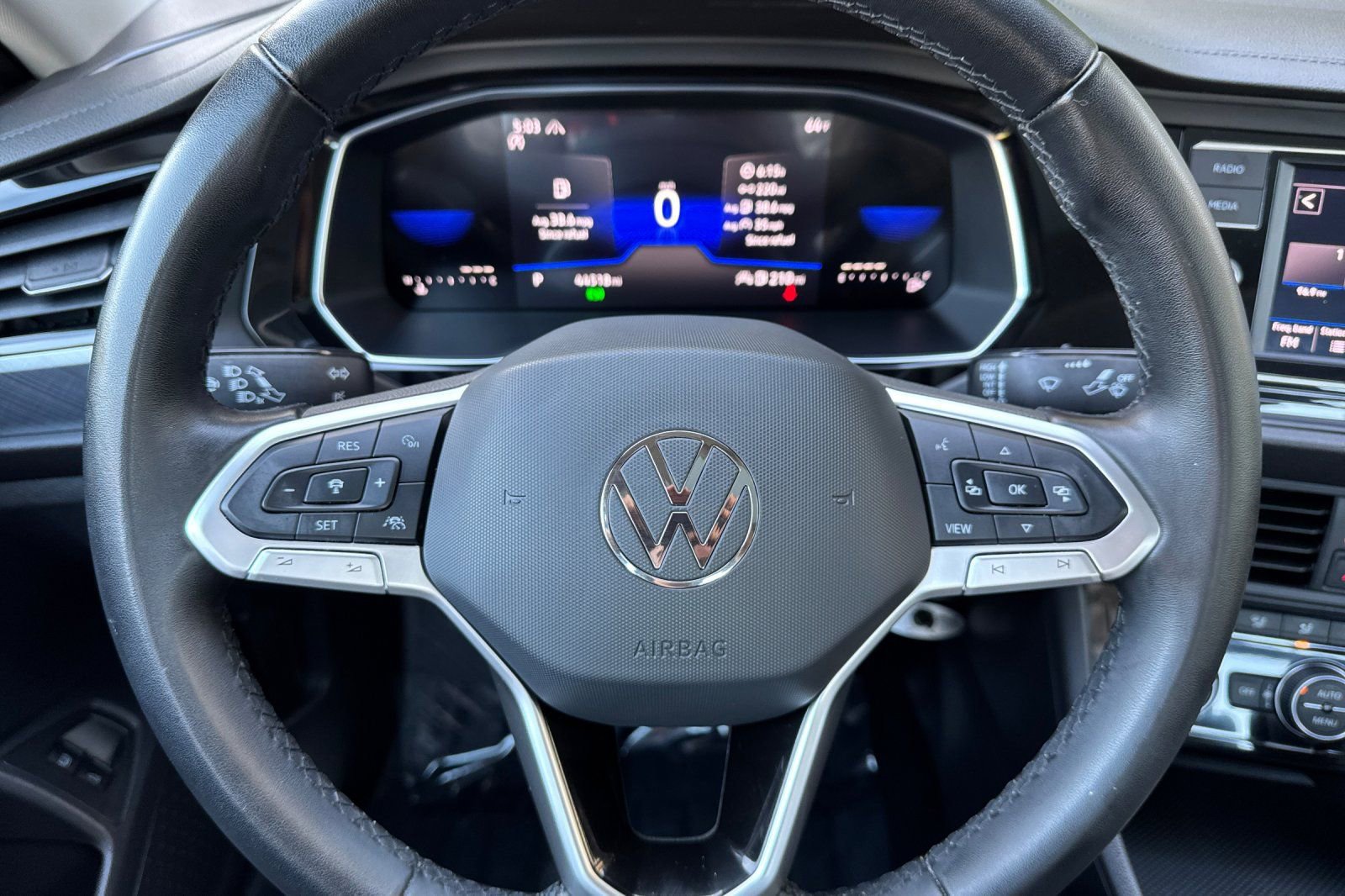 Used 2023 Volkswagen Jetta SE FWD image 34