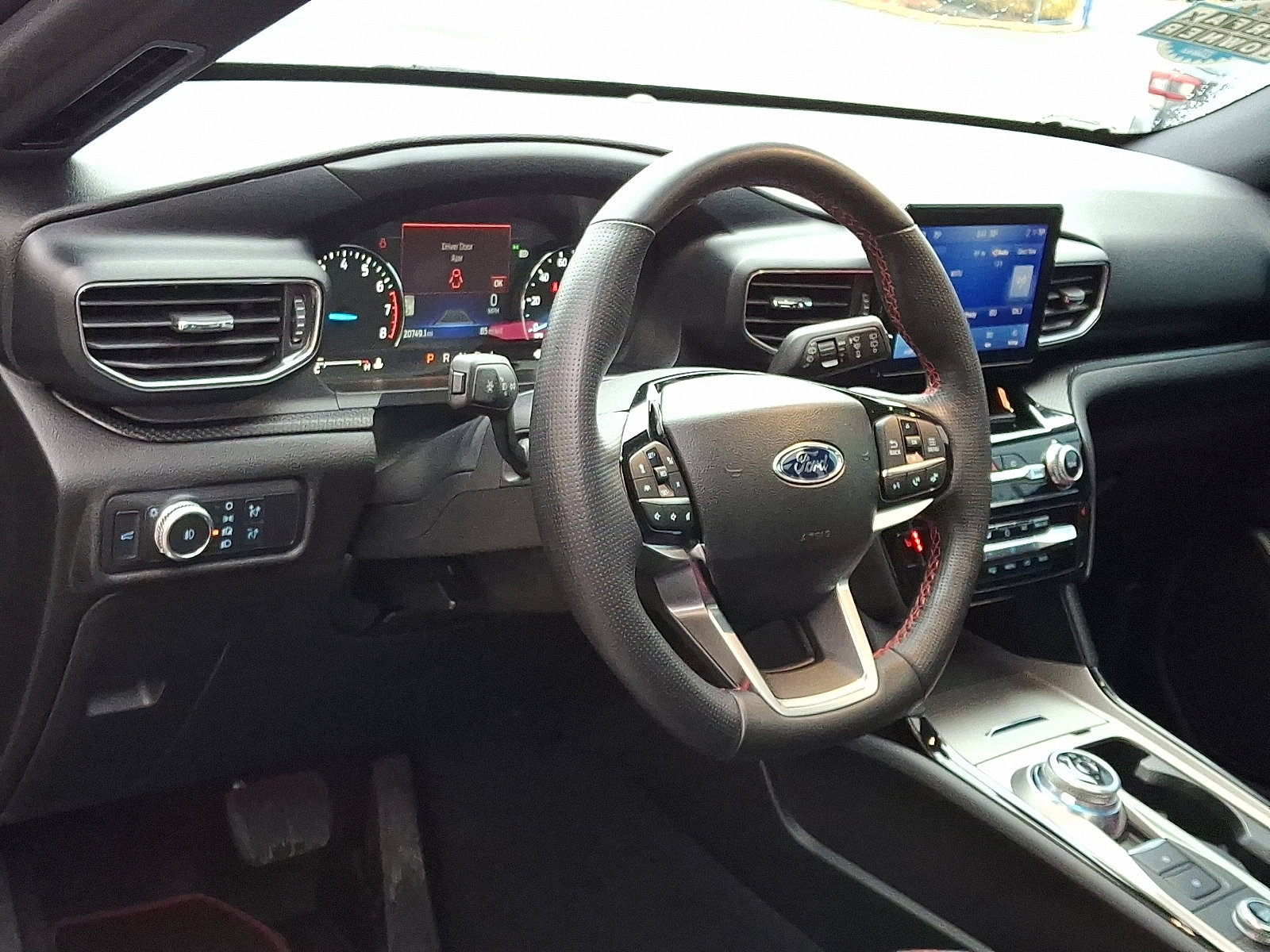 Certified 2022 Ford Explorer ST-Line w/ Class IV Trailer Tow Package image 17