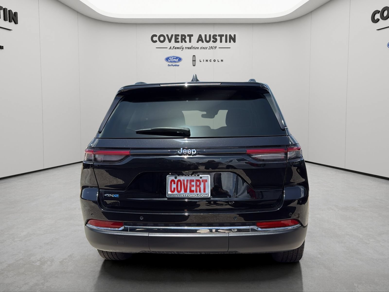 Used 2023 Jeep Grand Cherokee 4WD 4xe image 4
