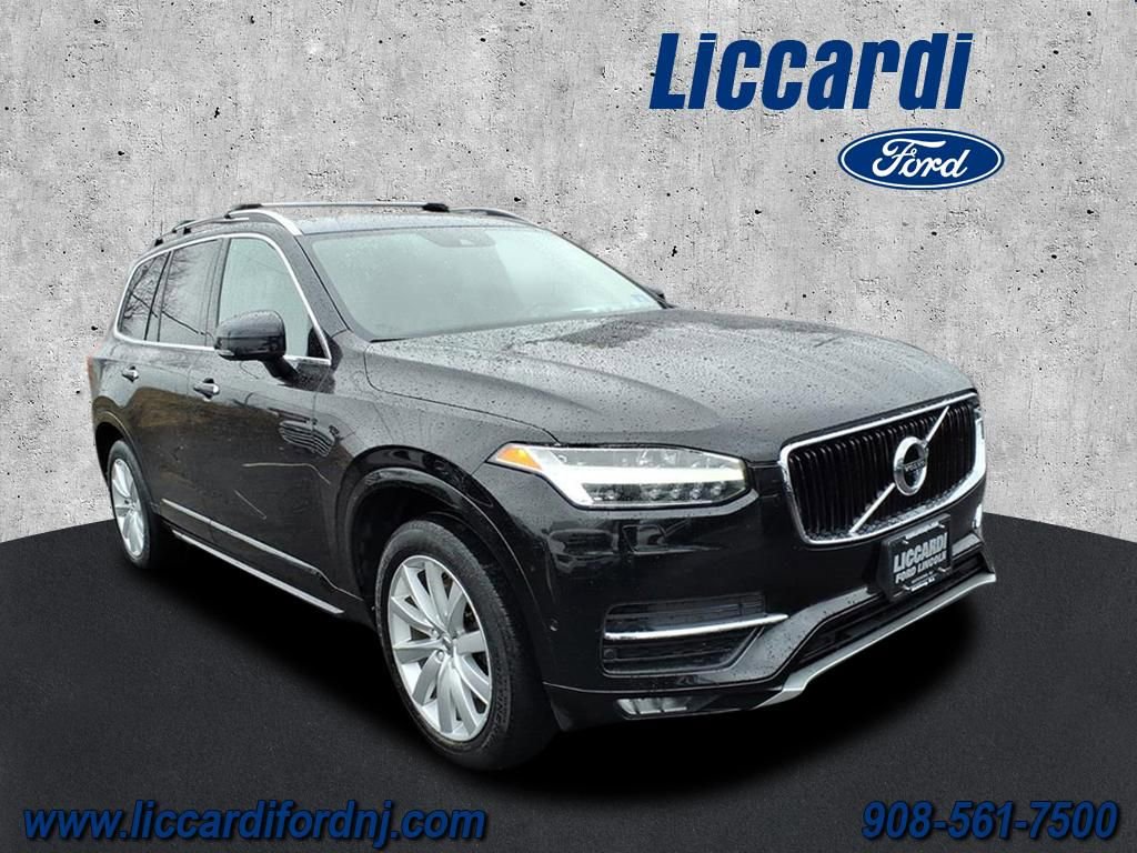 Used 2017 Volvo XC90 T6 Momentum w/ Vision Package image 1