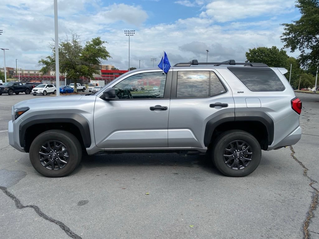 Used 2025 Toyota 4Runner SR5 AWD/4WD image 4