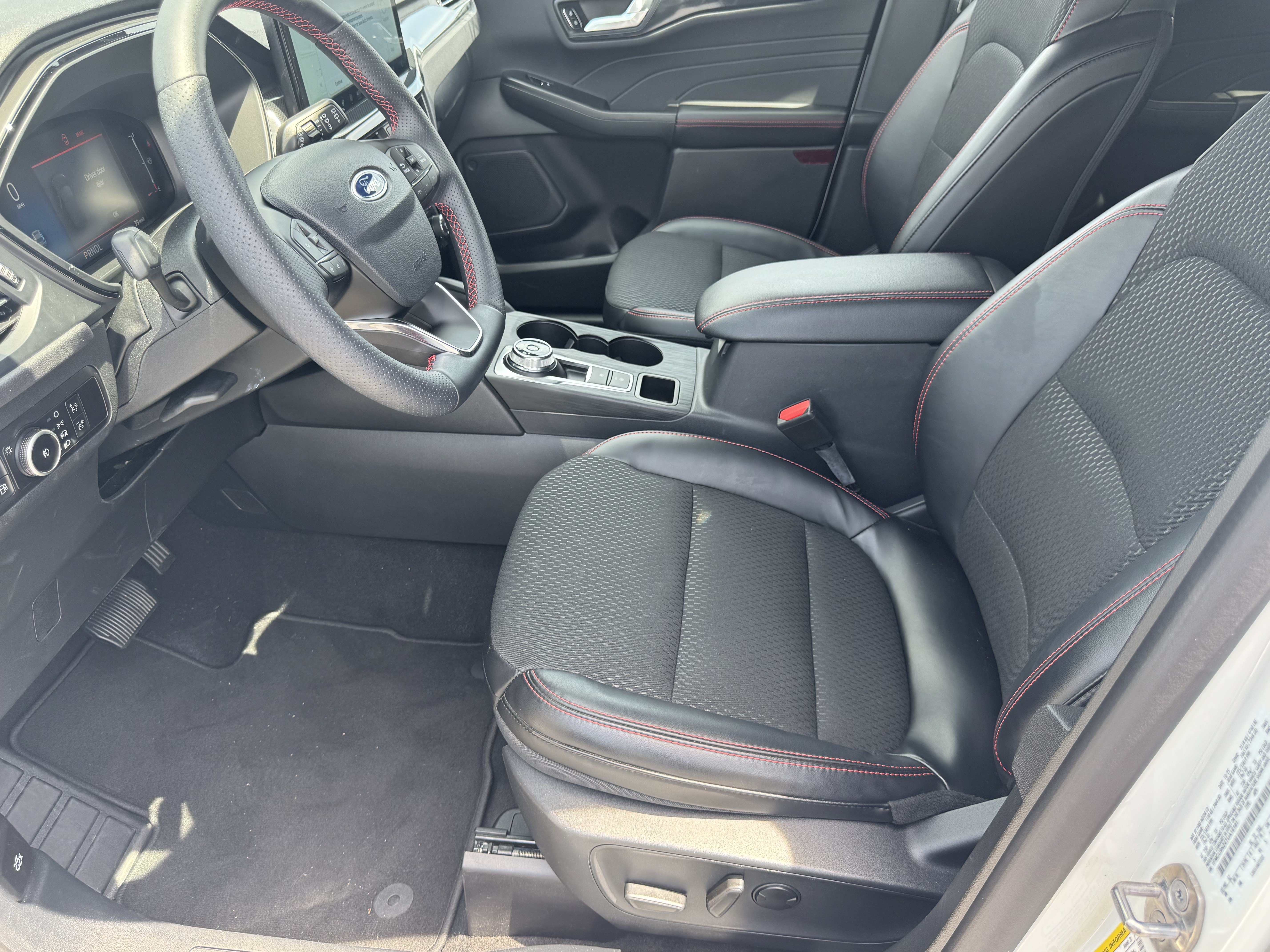 Certified 2026 Ford Escape ST-Line Select w/ Tech Pack #1 AWD/4WD image 9