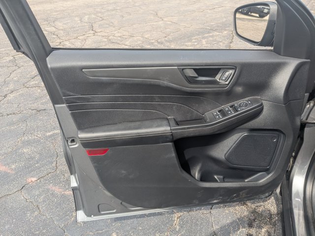 Certified 2025 Ford Escape Active w/ Cold Weather Package FWD image 13