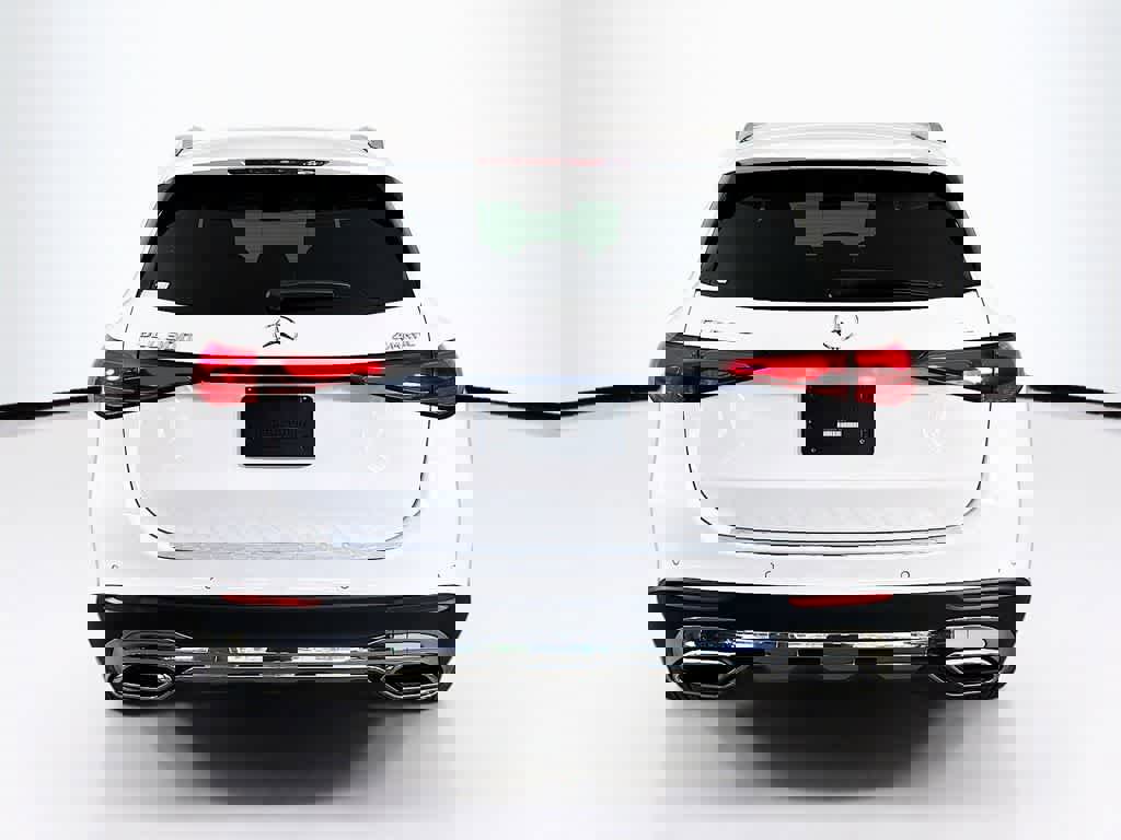 Used 2024 Mercedes-Benz GLC 300 4MATIC image 4