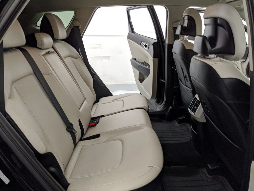 Used 2024 Kia Sportage EX FWD image 19
