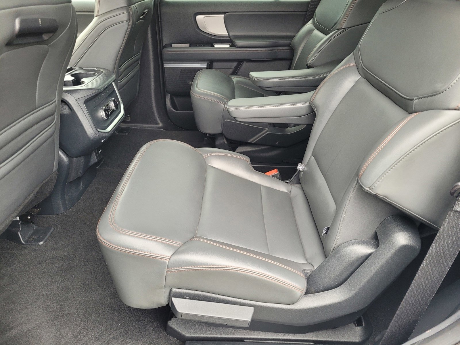 Certified 2025 Ford Expedition Active image 10