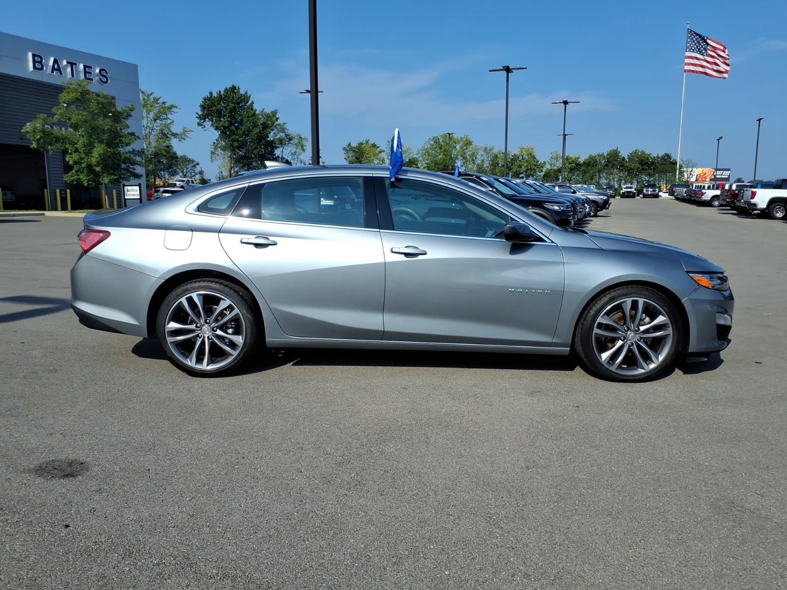 Used 2024 Chevrolet Malibu LT FWD image 2
