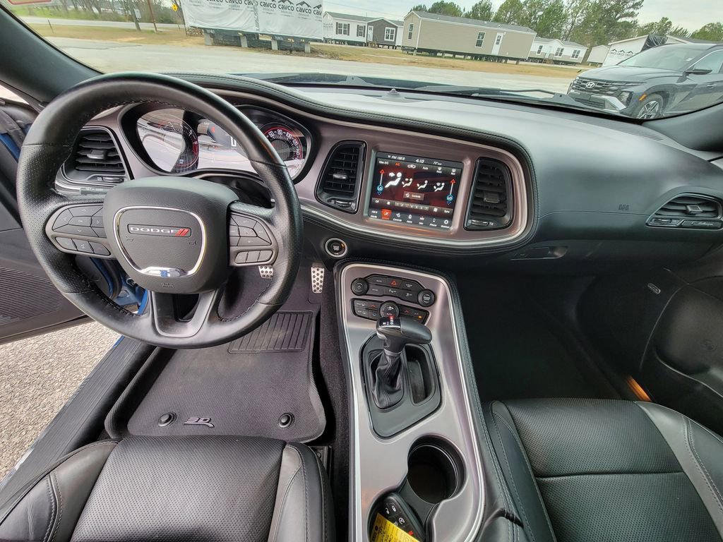 Used 2022 Dodge Challenger SXT w/ Plus Package image 13