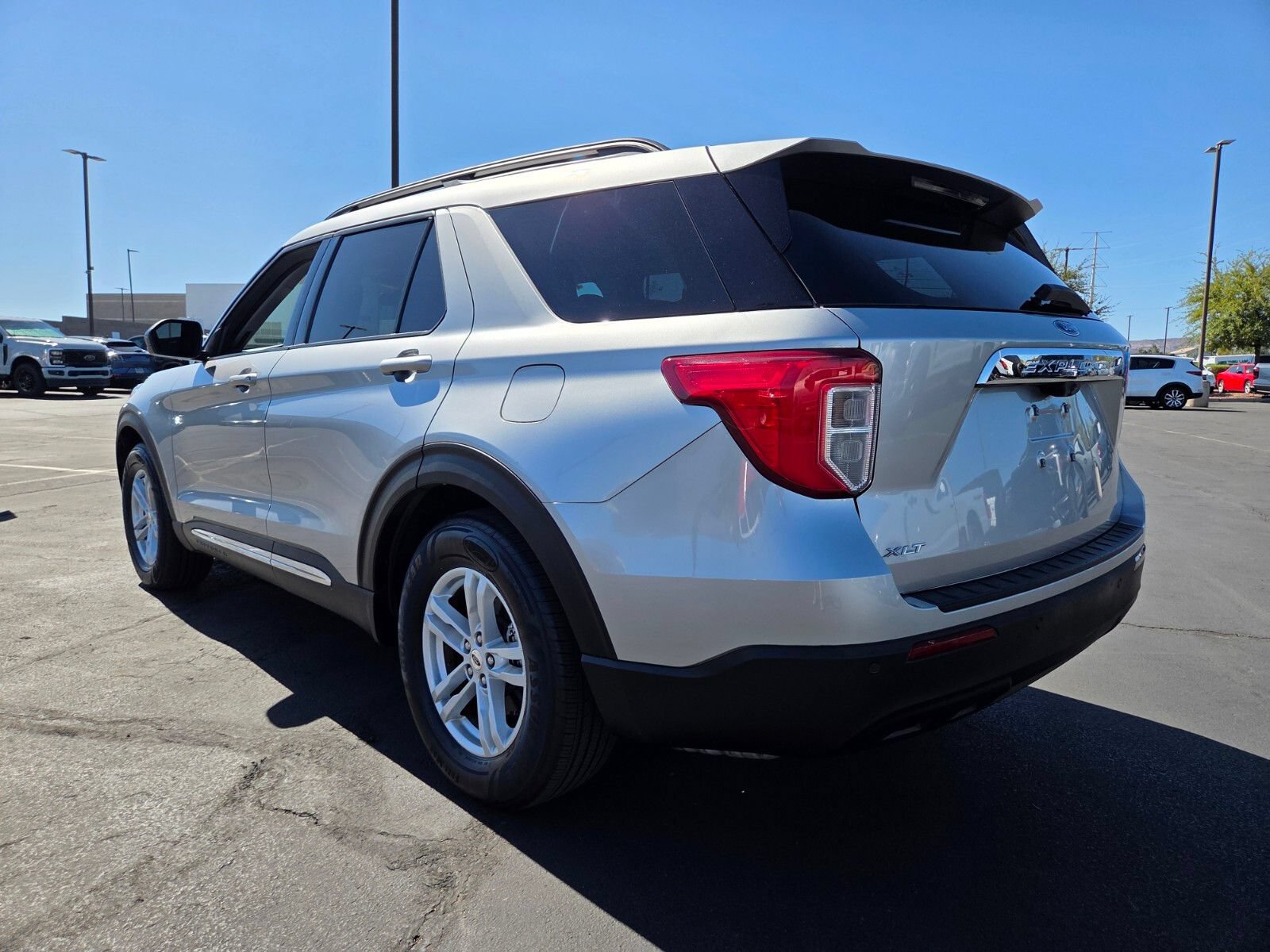 Certified 2021 Ford Explorer XLT RWD image 4