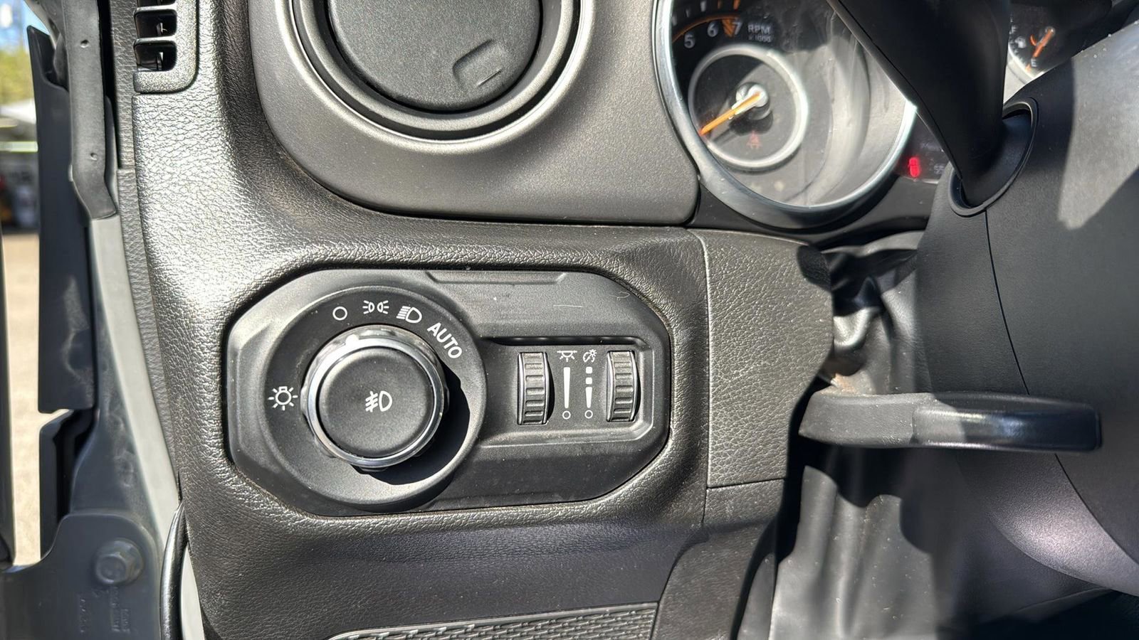 Used 2022 Jeep Wrangler Unlimited Sport AWD/4WD image 18