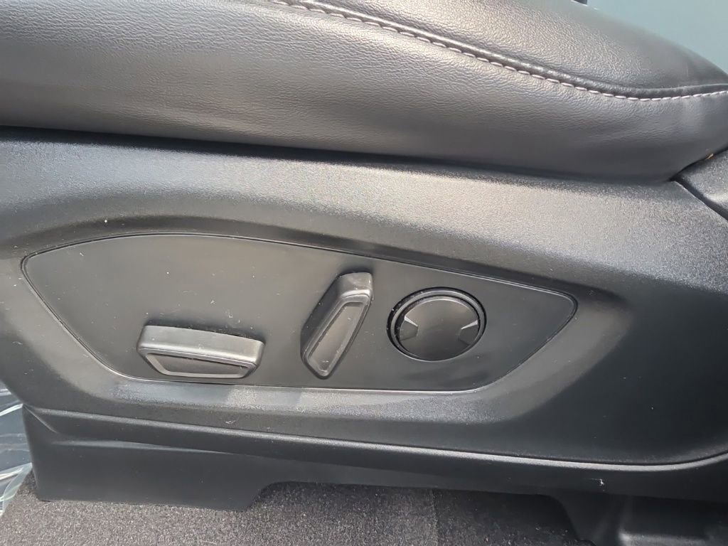 Certified 2023 Ford Explorer XLT w/ Equipment Group 202A image 14