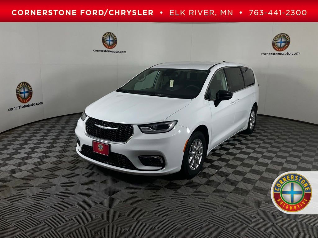 Used 2024 Chrysler Pacifica Touring-L image 1